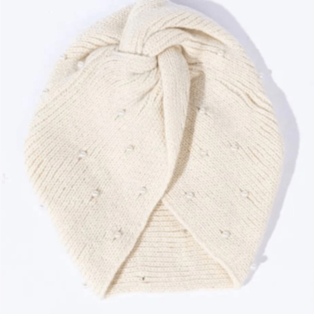 Akira  knotted hat